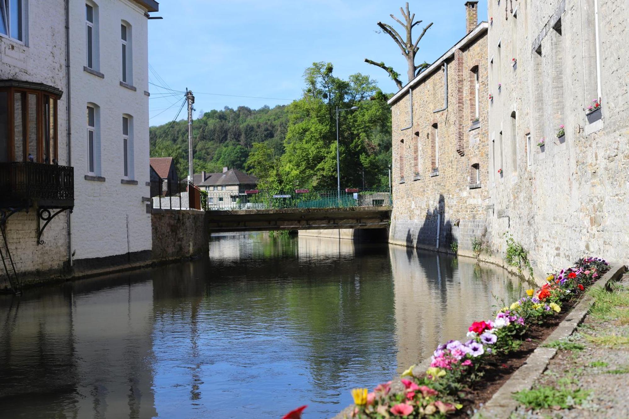 Aux Berges Du Bocq Holiday home *
