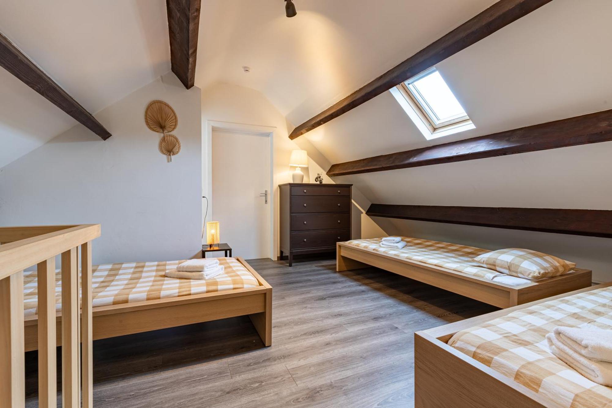 Aux Berges Du Bocq Holiday home Yvoir